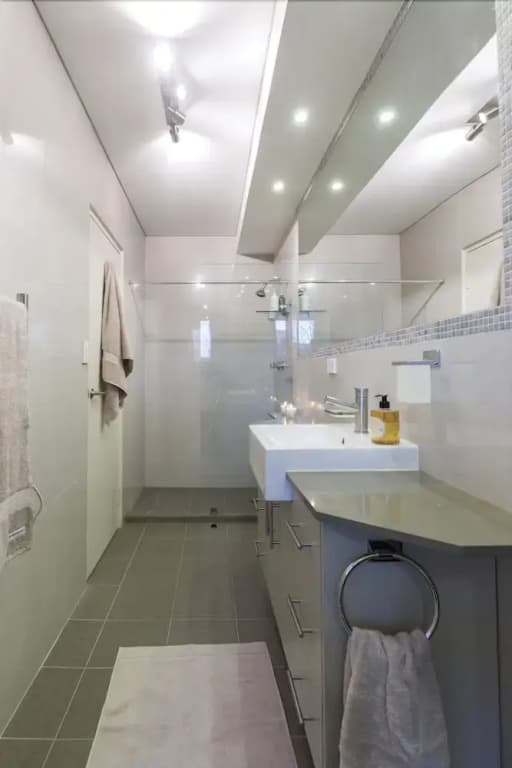 Spacious One Bedder in Sydney’s Hotspot Location - photo 9