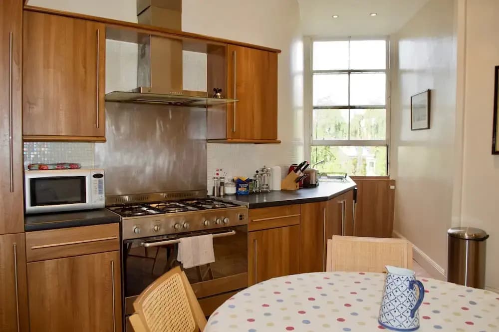 Spacious Flat in Central Stockbridge - photo 16