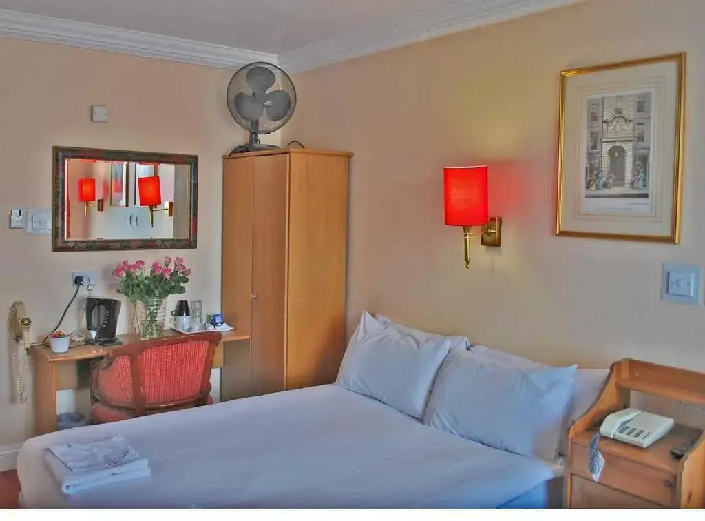 Lord Kensington Hotel - photo 7