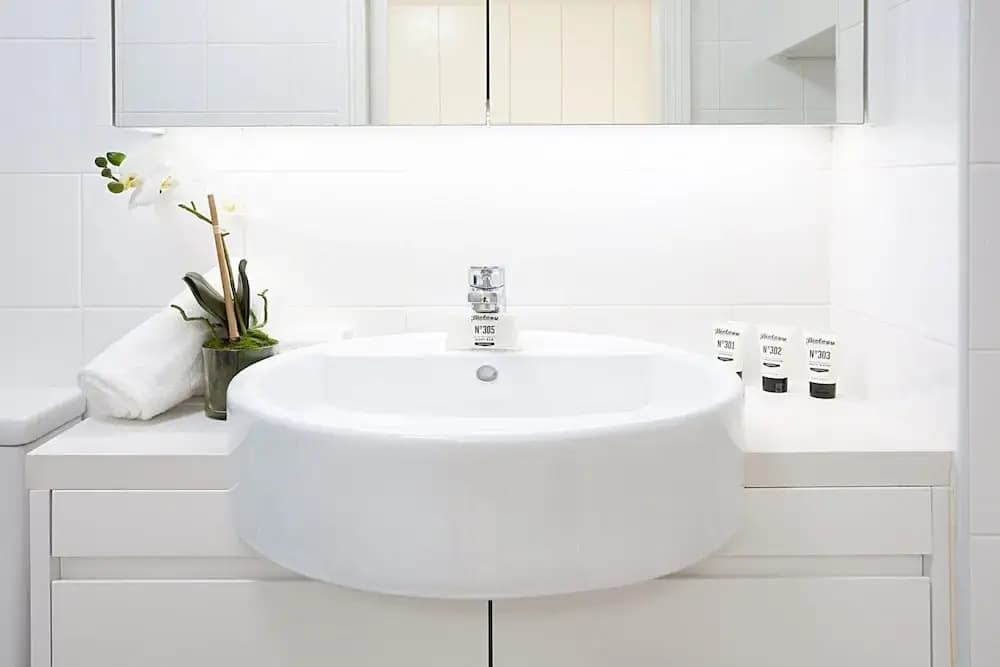 Leafy and Tranquil Inner West Studio Apartment - photo 9