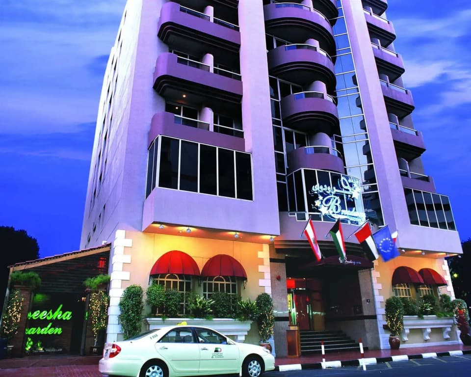 Broadway Hotel - photo 1