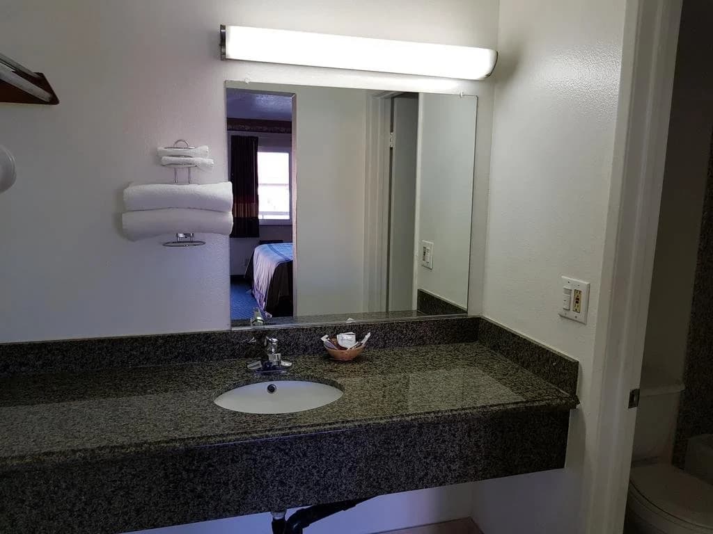 El Segundo Inn - photo 7