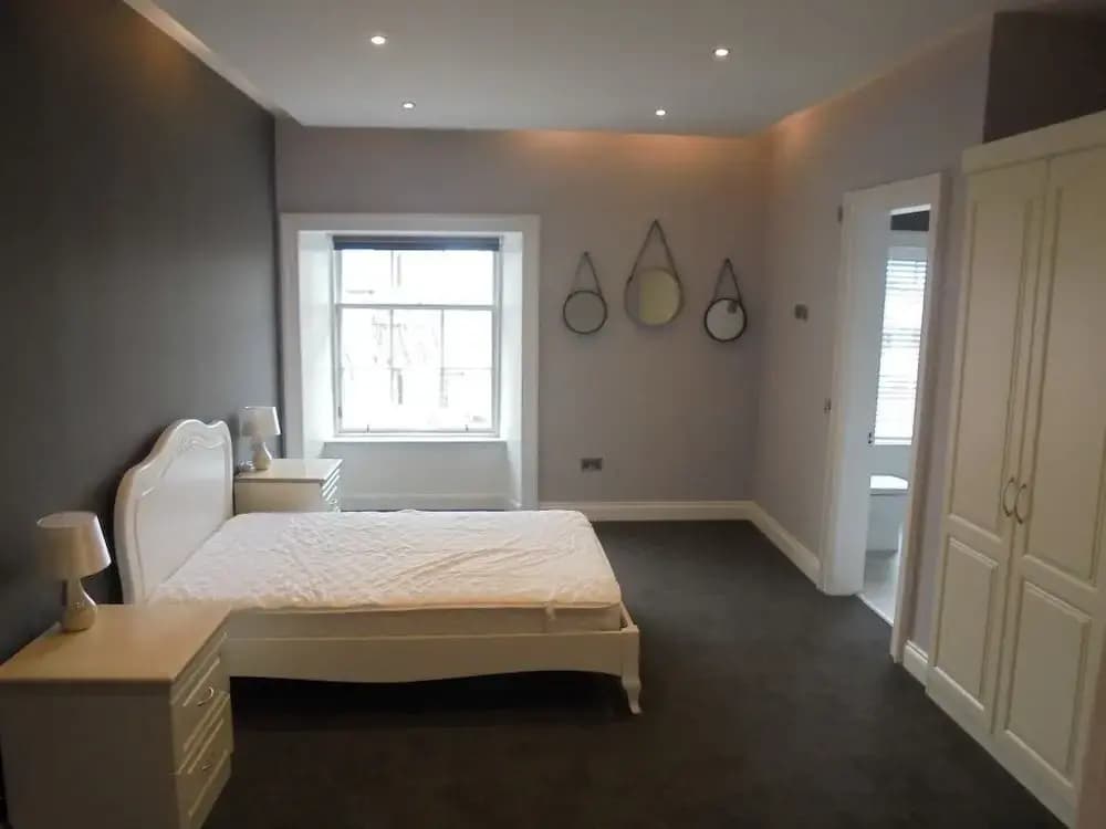 York Place Oasis 3 Bed - photo 6