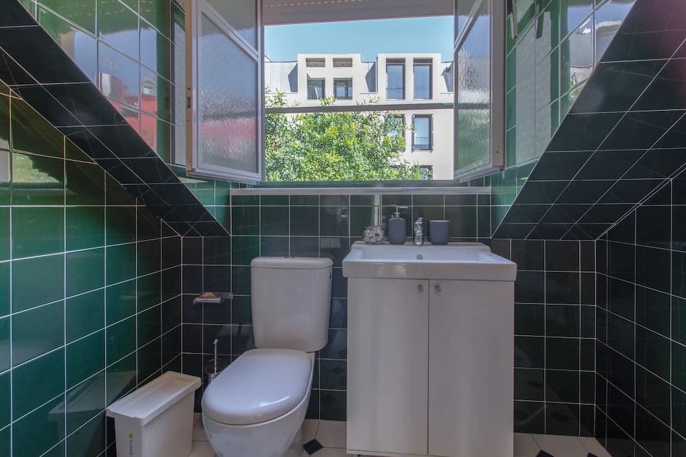 Beautiful flat with balcony & Great location - photo 8