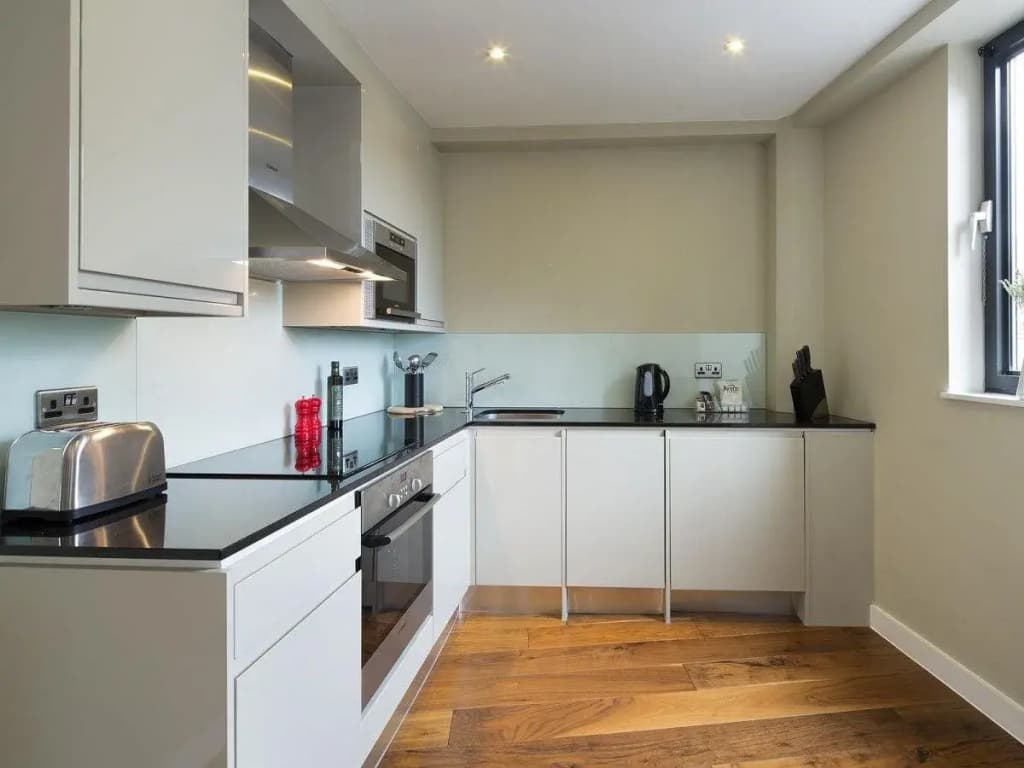 Victoria One Apartment - photo 14