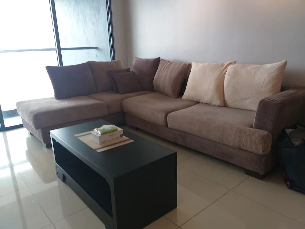 Raffles Suites Homestay - photo 3