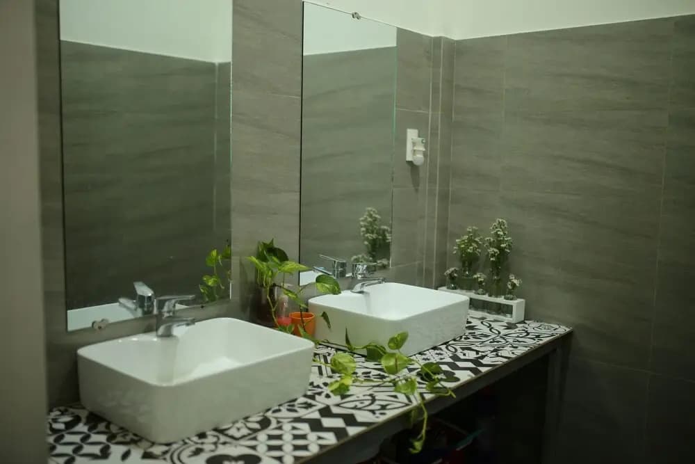 L hostel - photo 10