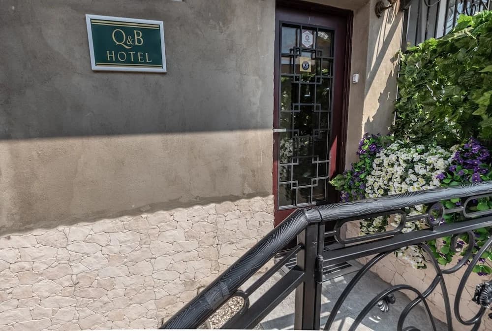 Q&B Hotel - photo 1