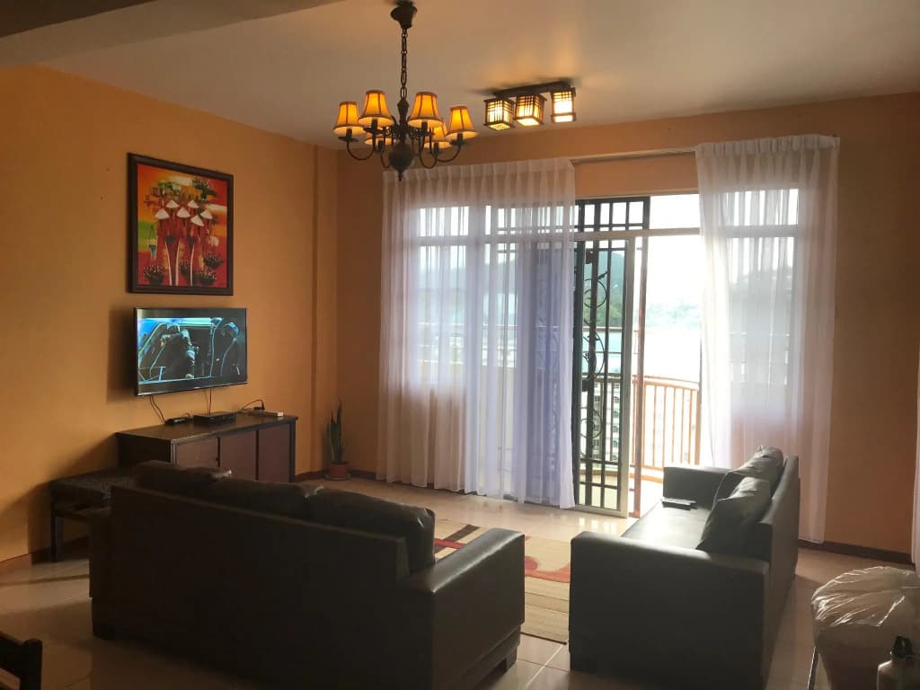 Misty Highlands Apartment @ Crown Imperial Court - photo 3