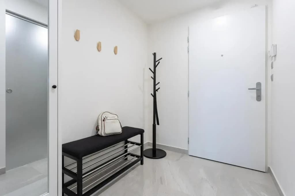 Yellow apartment with PARKING - photo 2