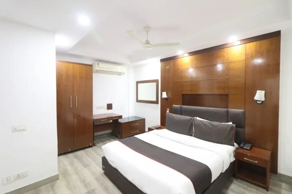 GoldRoom - photo 2