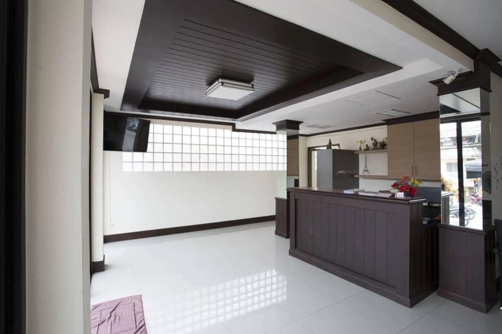 Paripas Express Hotel Patong - photo 9