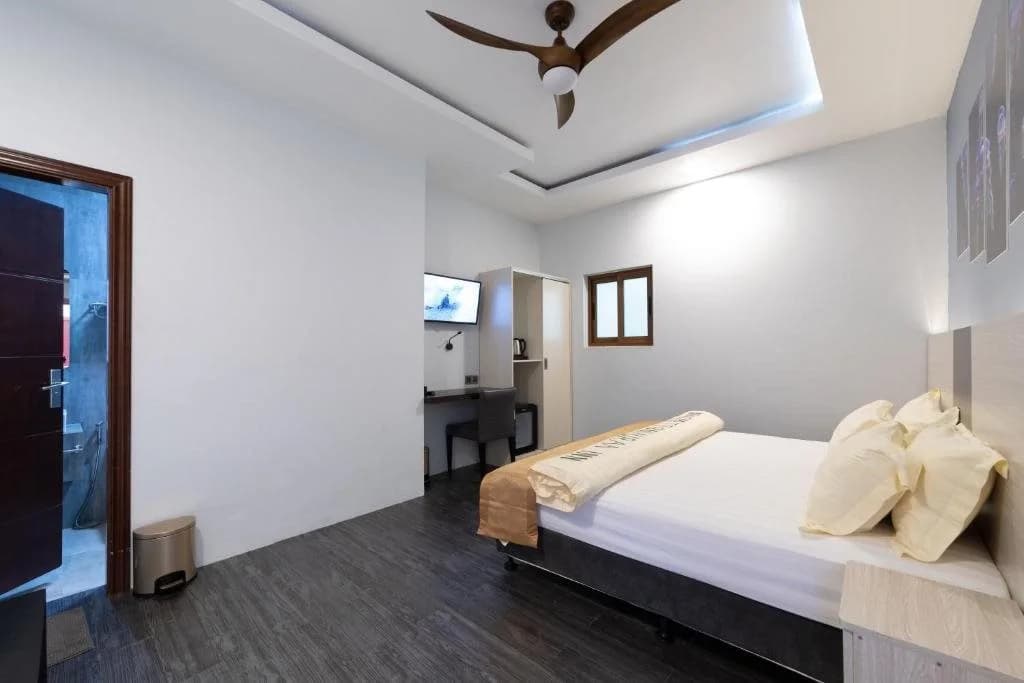 Dhiffushi Tourist Hotel - photo 3