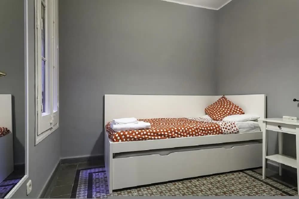 Rambla Paris Apartment - photo 4