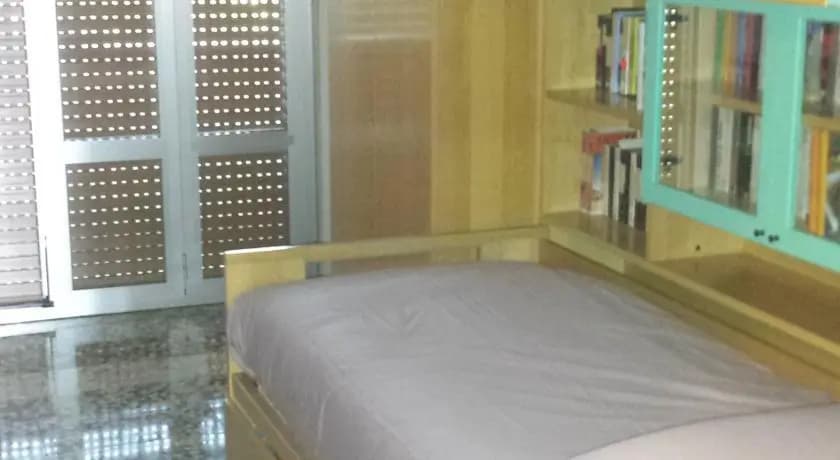 Queen Apartments - photo 2