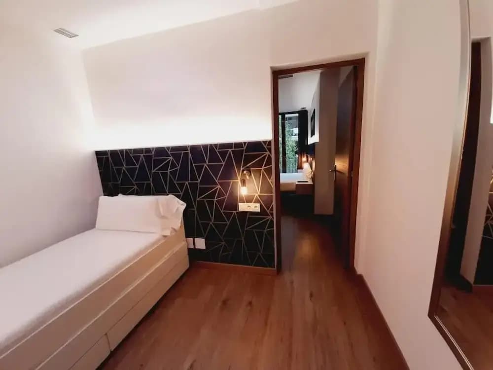 Hostal Laia by gaiarooms - photo 9
