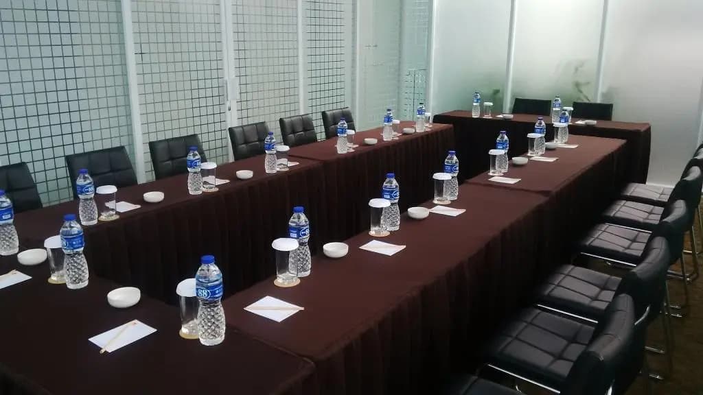 V Hotel Tebet - photo 9