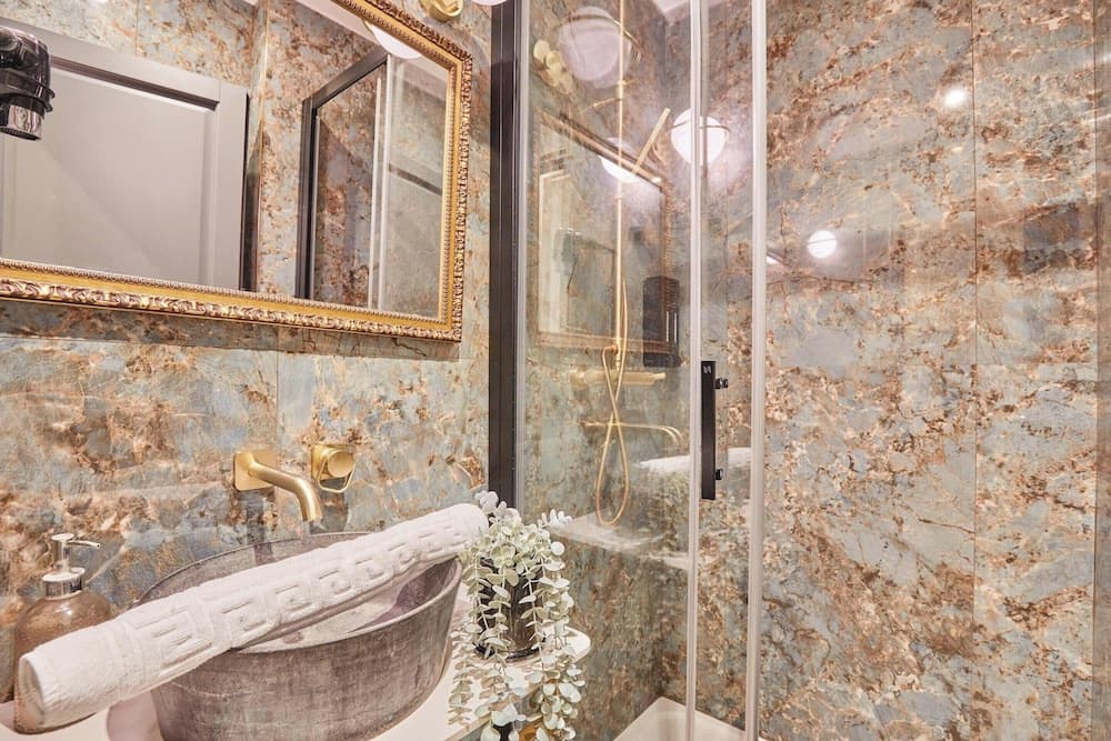 Superbe Flat With AC Champs Elysees Av Montaigne - photo 7