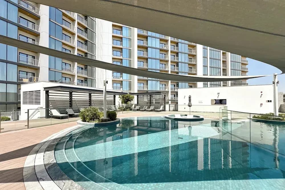PVH - Stylish 1BR with Study - The Crest - photo 26