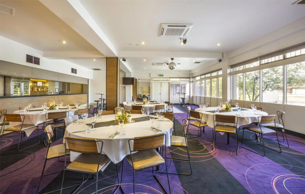 Nightcap at Glengala Hotel - photo 25