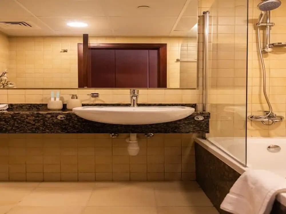 Modern 2BR Oasis with Breathtaking Views - photo 10