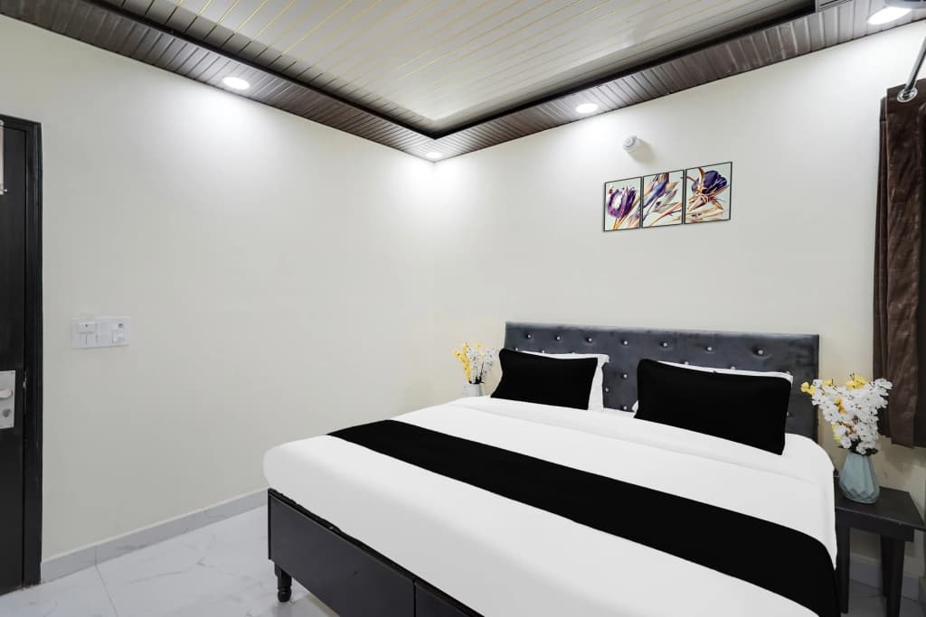 Collection O Nirman Vihar - photo 18