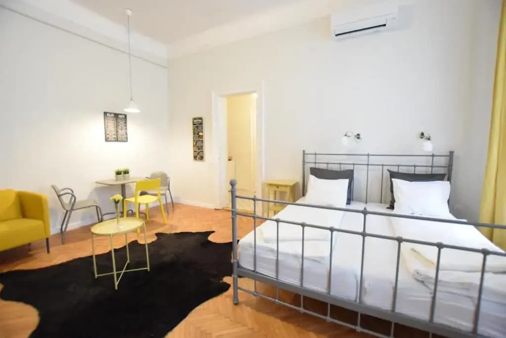 Standard Apartment by Hi5 - Chainbridge - photo 1