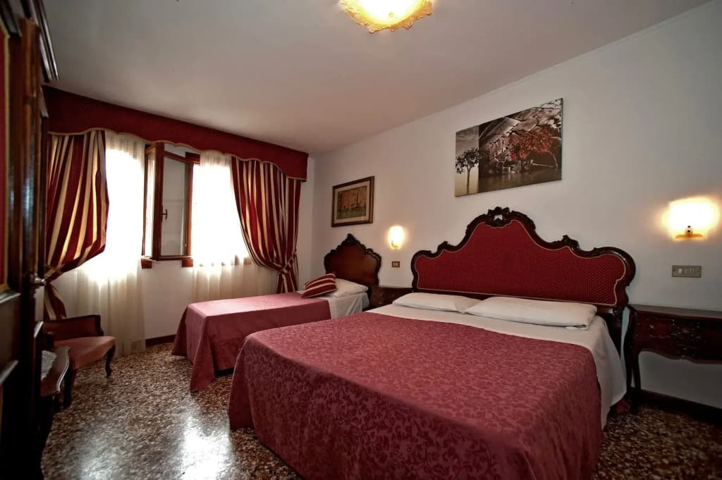 Hotel Fontana - photo 6
