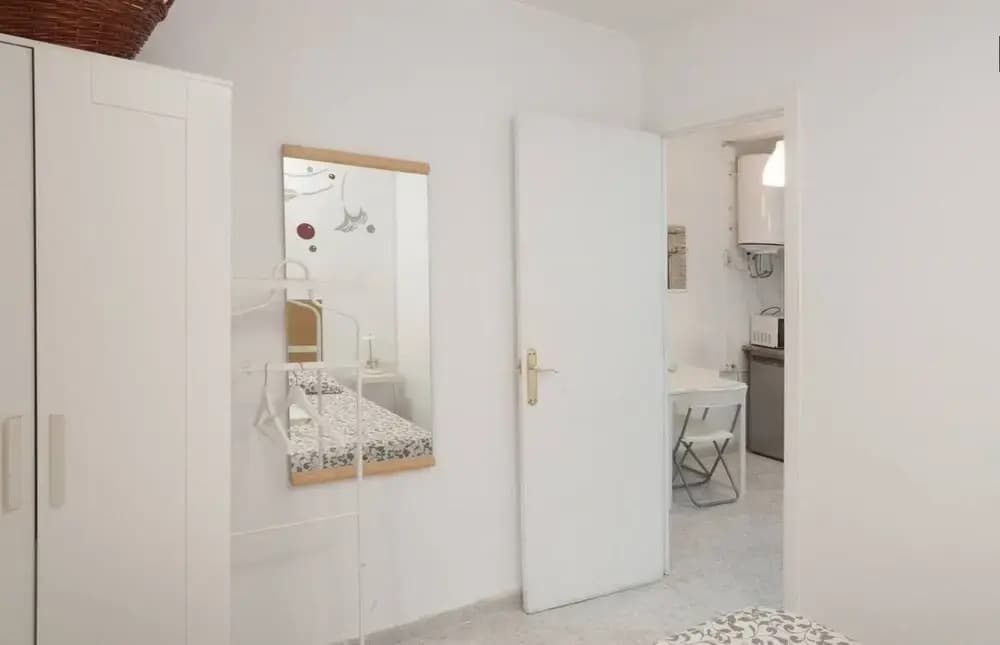 Central Born Apt 31 - photo 3
