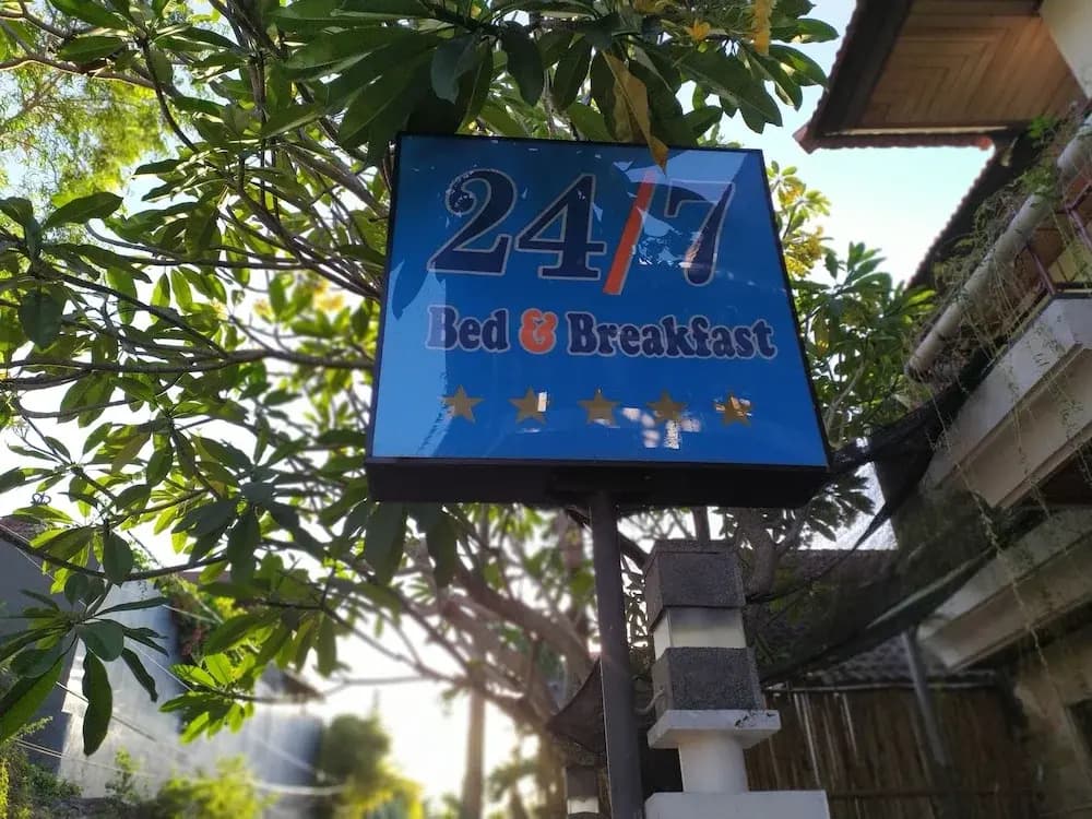 24/7 Bed & Breakfast - photo 1