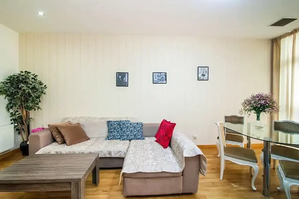 Rustaveli Besiki Apartments - photo 3