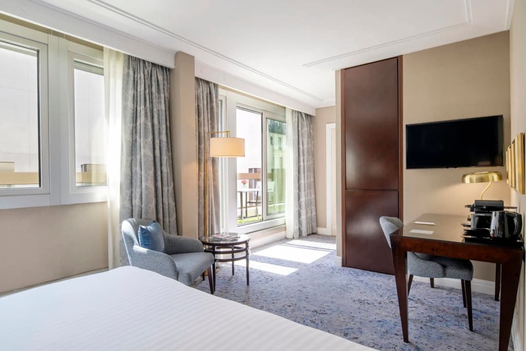 Warwick Champs-Elysées Hotel - photo 33