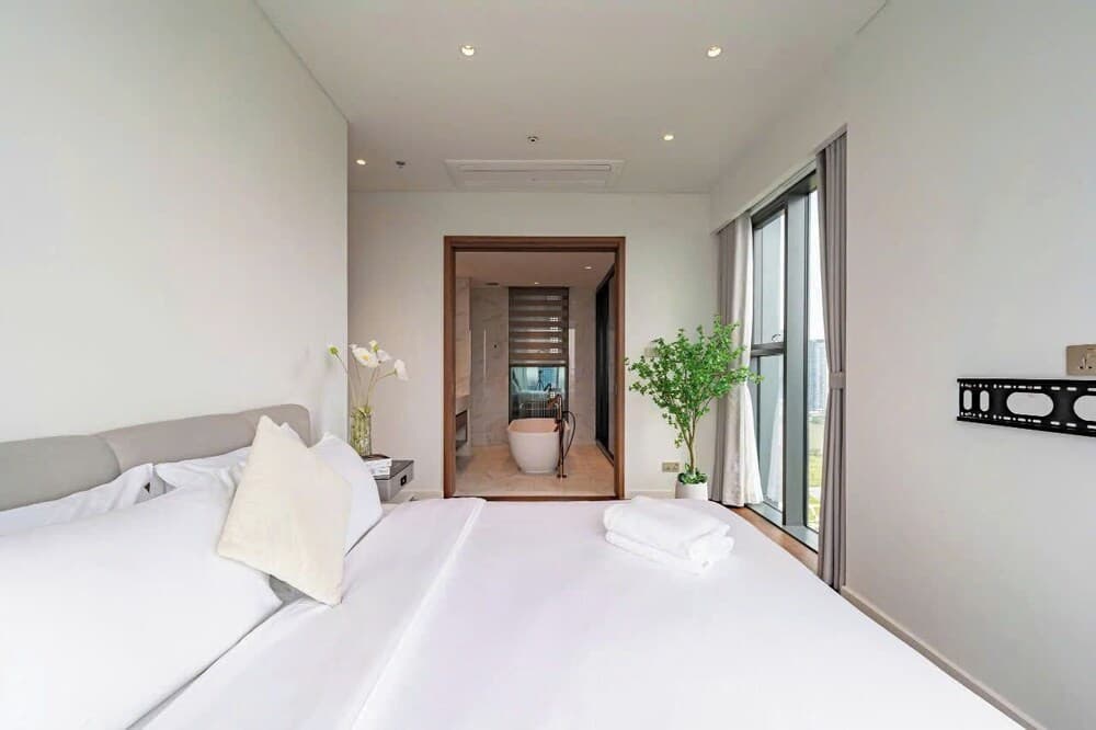 The CREST Premier Residence - photo 12