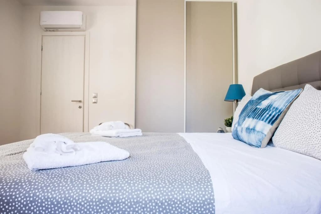 A23 Sunny & Cosy suite with balcony near Parthenon - photo 1
