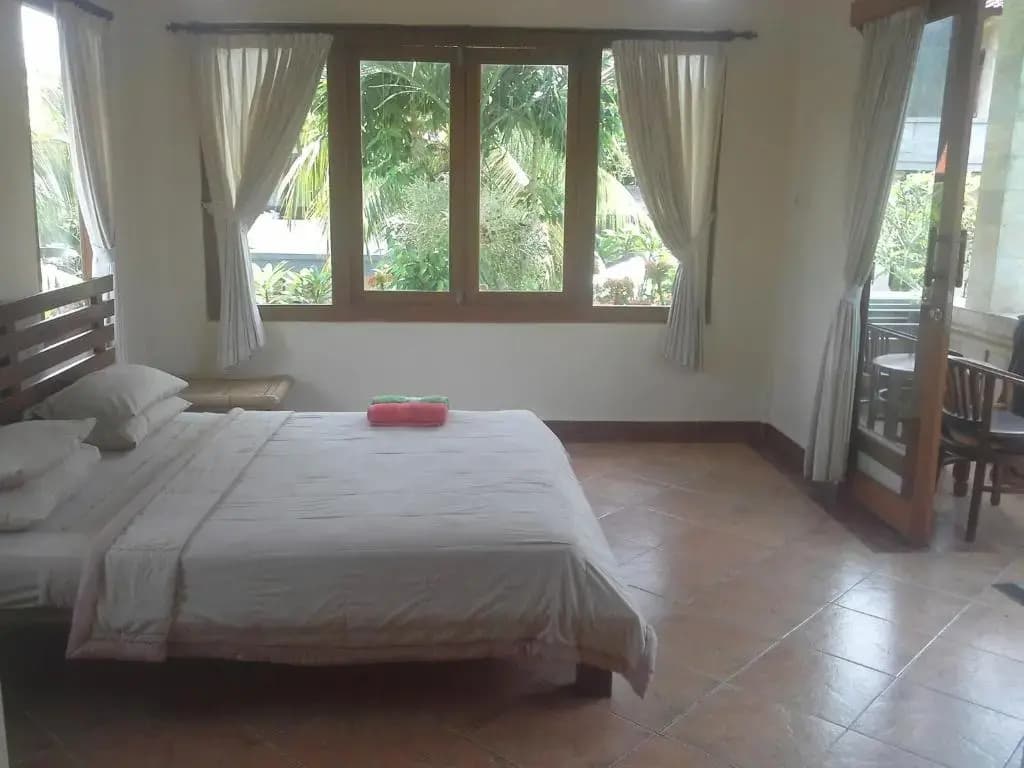 Dewi Ayu Accommodation - photo 2