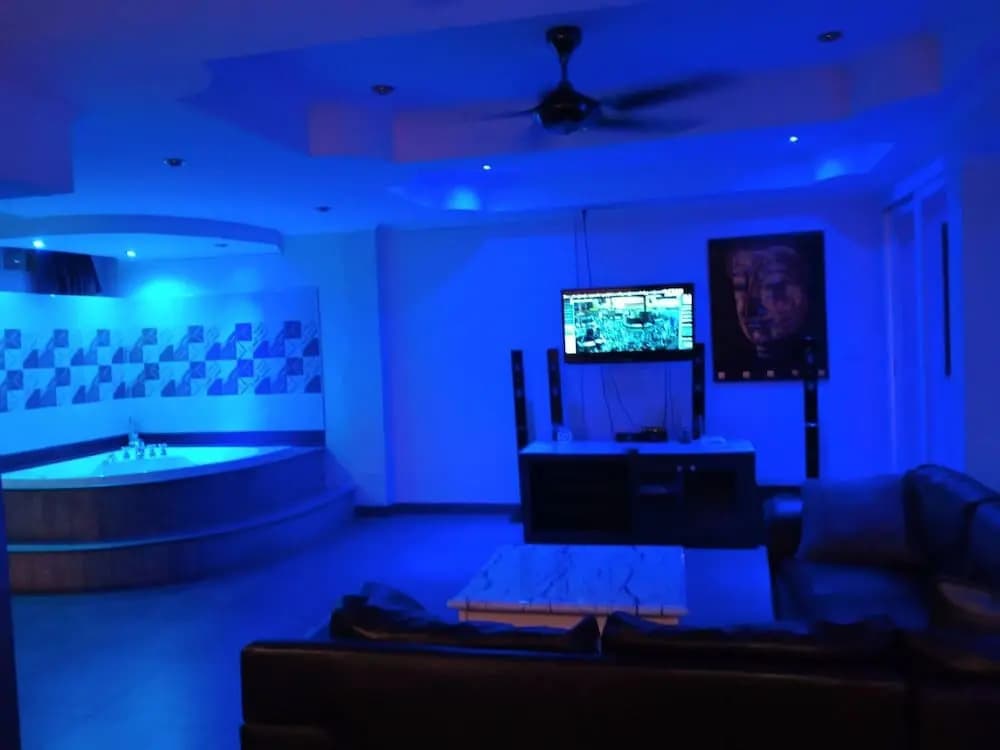 75 sqm Studio Type Jacuzzi Apartment 101a - photo 12