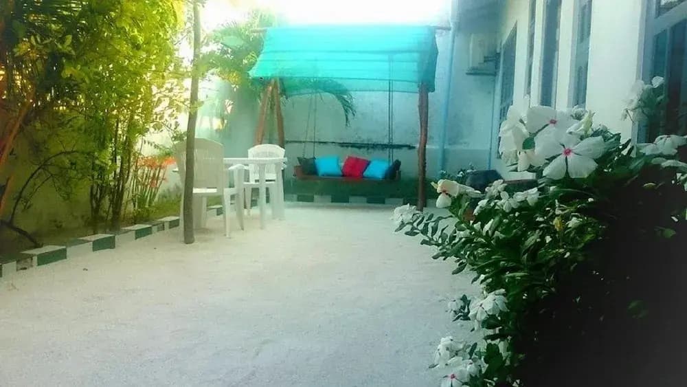 Ungoofaar Inn - photo 21