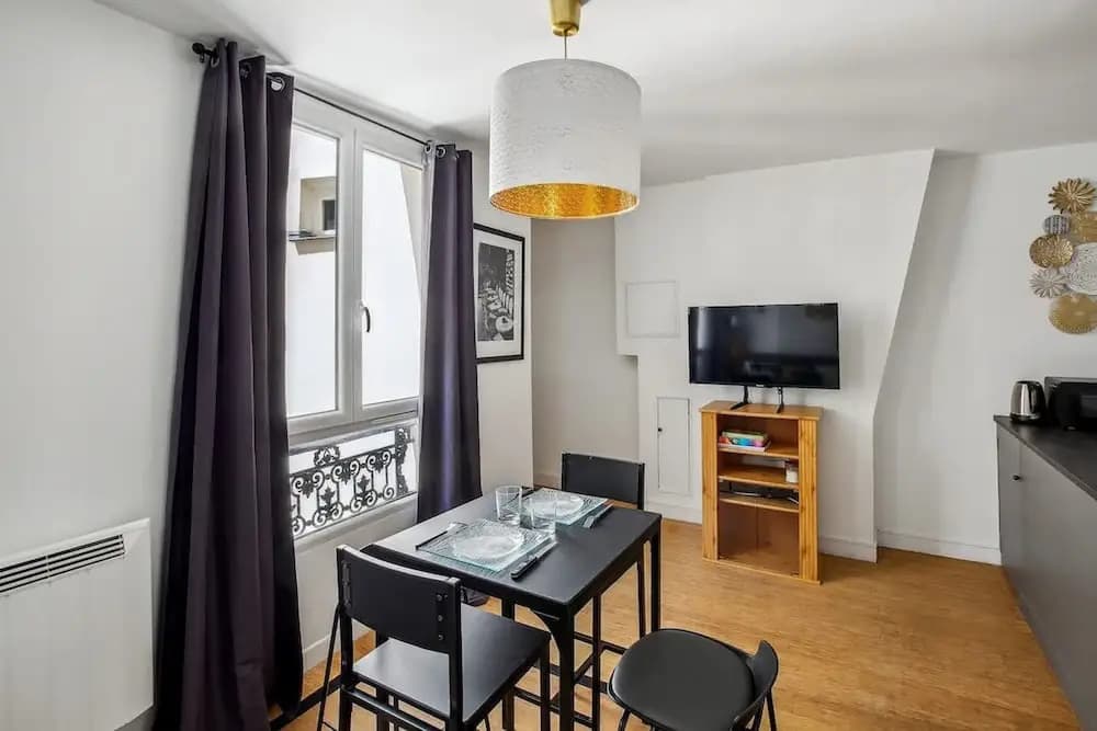 Studio at the Heart of the Marais Rue des Rosiers - photo 3