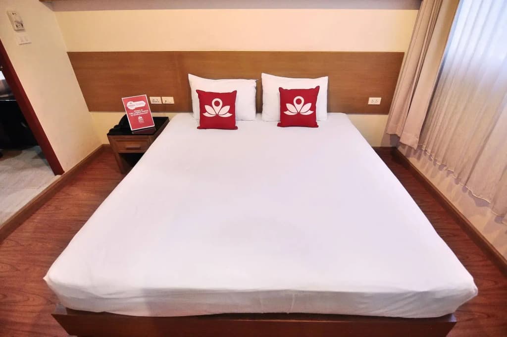 ZEN Rooms Surawong - photo 2