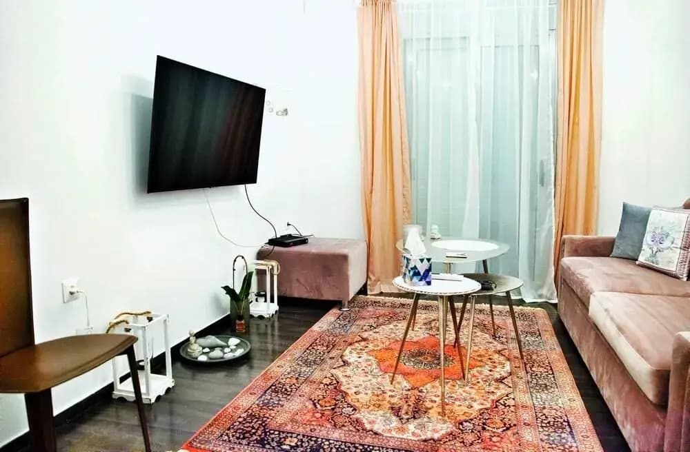 Delightful Brand New Apt - photo 2