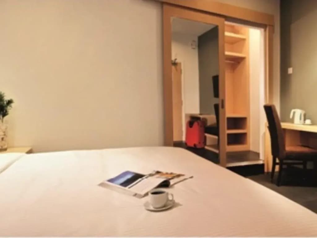 Sky Hotel Selayang - photo 4