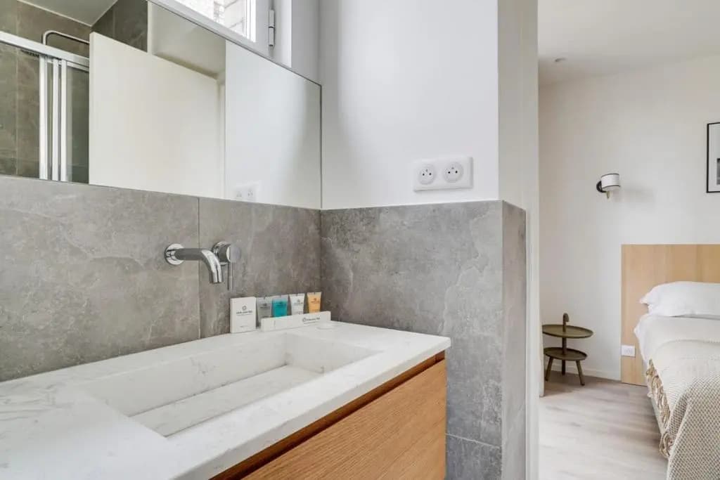 153-Suite Mylene Superb 1 BDR APT Paris - photo 5
