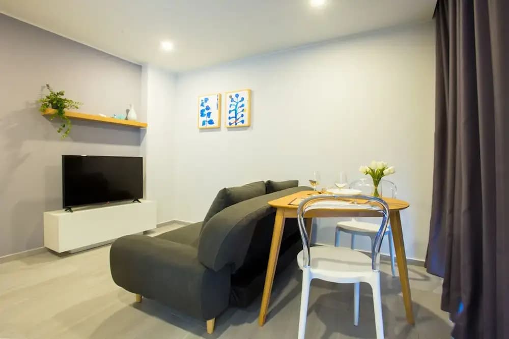 The Vibe Deluxe 1 Apartments - main photo
