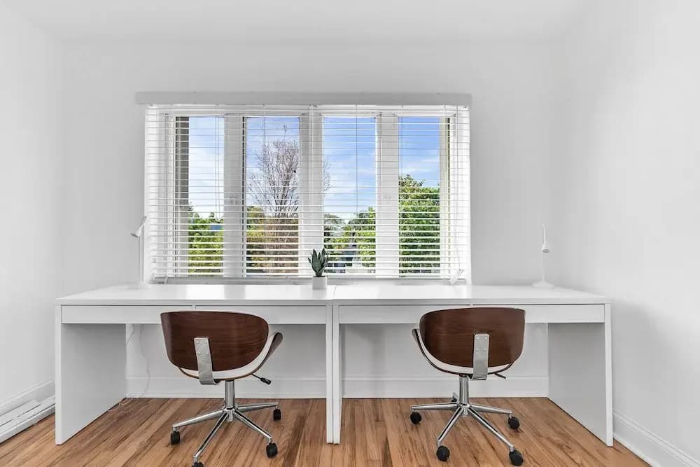 Stylish & Modern 4BD Home - photo 33