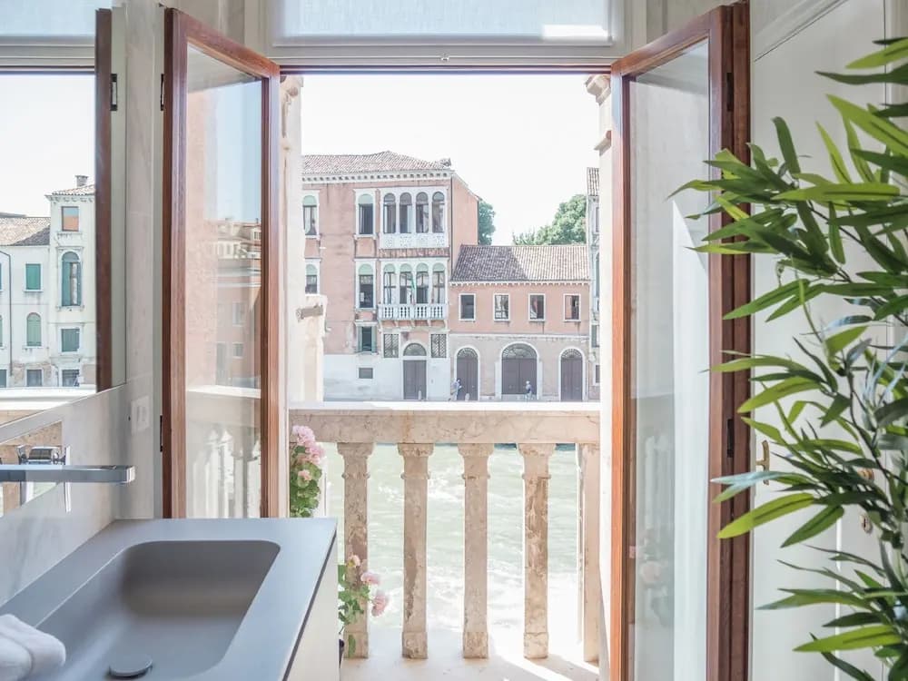 Luxury Apartment On Grand Canal by Wonderful Italy - photo 27