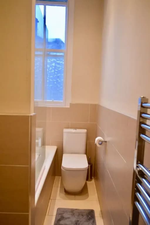 Homely 2 Bedroom Apartment in Stockbridge - photo 7