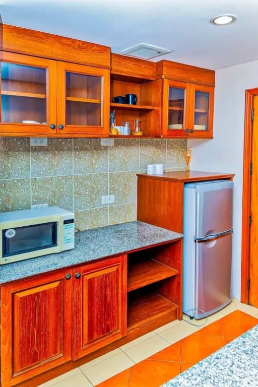 Jolly's Guesthouse - photo 21