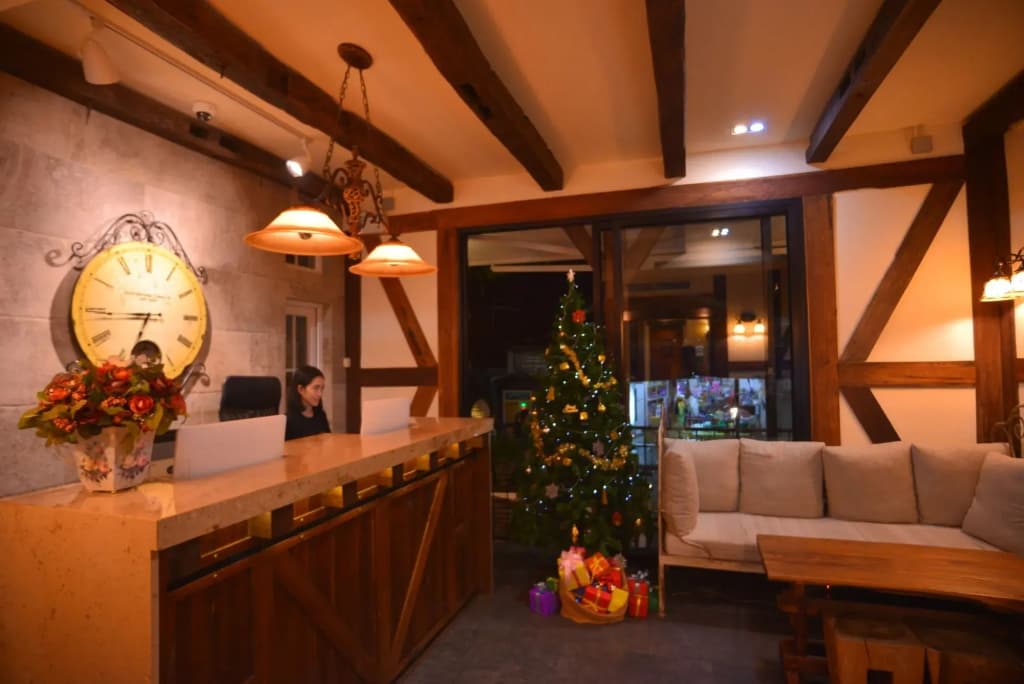 Le Charcoa Hotel - photo 2