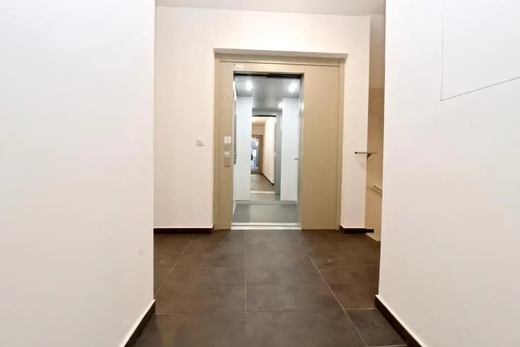 Balcony/Pool/Free Parking Garage Studio - photo 10