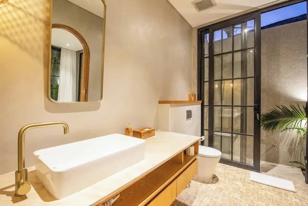 Stylish 5BR Boho Hideaway, 5 Min From Bingin Beach - photo 11
